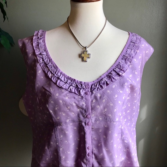 GAP Tops - 2/$25 or 3/$30🌺Gap Silk Sleeveless Blouse🌺